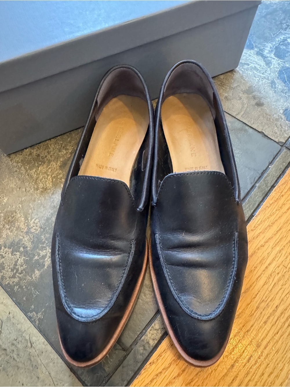 Everlane Black Leather Slip-On Loafers size 7